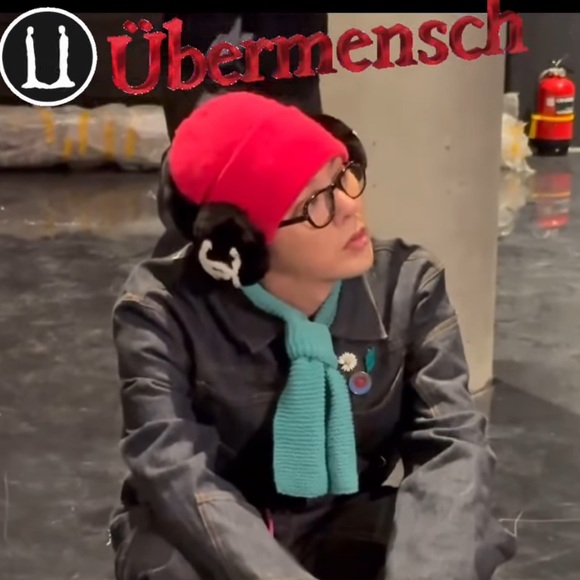 Auth Chanel 17C Metal CC Logo Round Plate Small Brooch - Gold Hardware - Picture 7 of 8